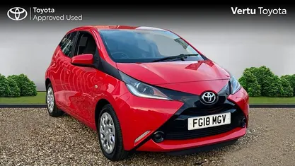 Used Toyota Aygo X-play 69 HP (50 kW) 2018 Red Hatchback