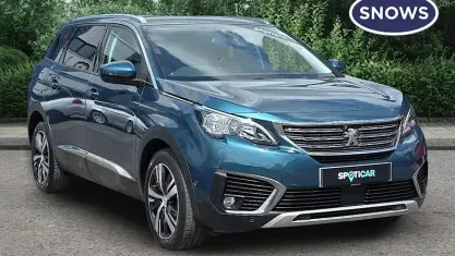 Second-hand Peugeot 5008 Allure 131 CP (96 kW) 2020 Verde SUV