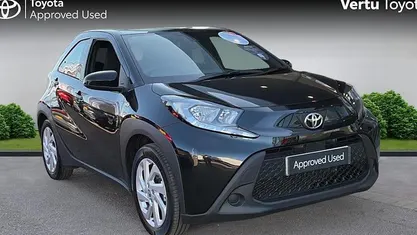Used Toyota Aygo X PURE 72 HP (52 kW) 2025 Black SUV