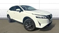White Used 2021 Nissan Qashqai Acenta Premium SUV | £16,017 (Fair price)