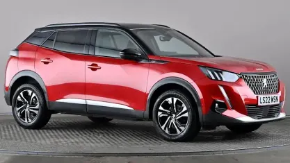 Second-hand Peugeot 2008 GT 131 CP (96 kW) 2022 Roșu SUV