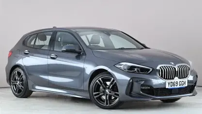 Usado BMW 118 M Sport 140 HP (102 kW) 2020 Cinzento Citadino