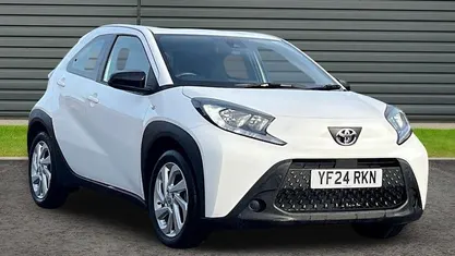 Used Toyota Aygo X PURE 72 HP (52 kW) 2025 SUV
