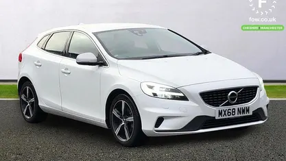 Used Volvo V40 R-Design 120 HP (88 kW) 2018 Hatchback