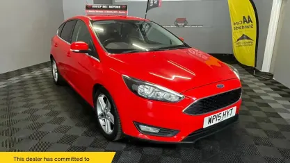 Used Ford Focus Zetec 125 HP (91 kW) 2015 Red Hatchback