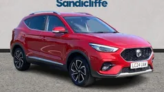 Tri coat dynamic red Used 2022 MG ZS Exclusive Sedan | £14,350 (Fair price)
