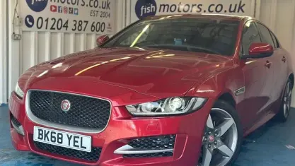 Used Jaguar XE R-Sport 200 HP (147 kW) 2018 Red Sedan