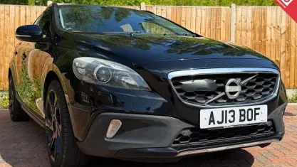 Used Volvo V40 254 HP (186 kW) 2013 Black Hatchback