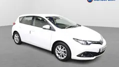 White Used 2018 Toyota Auris Hatchback | £12,999 (Fair price)