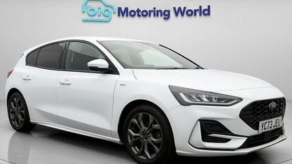 Używany Ford Focus ST-Line 125 KM (91 kW) 2023 Biały Hatchback