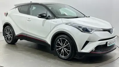 Used Toyota C-HR 122 HP (89 kW) 2019 White SUV