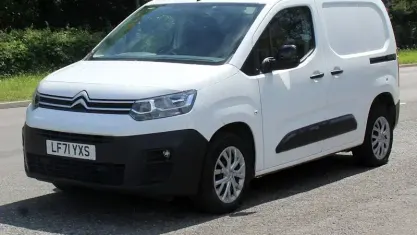 Usado Citroën Berlingo 102 HP (75 kW) 2022 Branco Monovolume