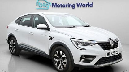 Używany Renault Arkana Iconic 145 KM (106 kW) 2022 Biały SUV