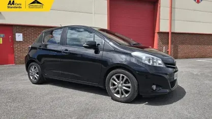 Used Toyota Yaris Plus 101 HP (74 kW) 2014 Black Hatchback