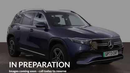 Usado Mercedes EQB350 AMG line 214 kW (292 HP) 2023 Azul SUV