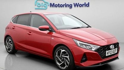 Używany Hyundai i20 Premium 101 KM (74 kW) 2023 Czerwony Hatchback