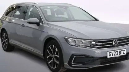 Begagnad VW Passat GTE 218 HK (160 kW) 2023 Grå Kombi