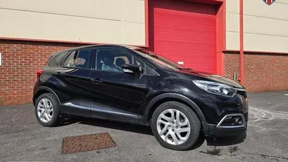 Used Renault Captur Dynamique 90 HP (66 kW) 2016 SUV
