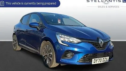 Used Renault Clio V Iconic 101 HP (74 kW) 2020 Hatchback