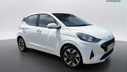 Used Hyundai i10 Advanced 63 HP (46 kW) 2024 White Hatchback
