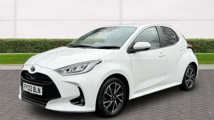 Usado Toyota Yaris Hybrid Design 116 HP (85 kW) 2025 Citadino