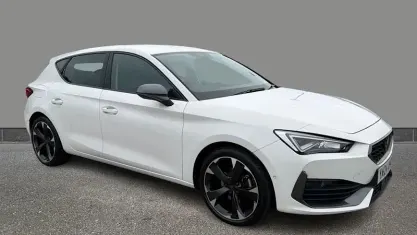 Used Cupra Leon 150 HP (110 kW) 2023 White Hatchback