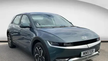 Begagnad Hyundai Ioniq SE 125 kW (170 HK) 2022 Grön Halvkombi