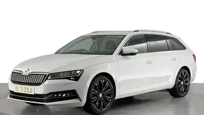 Used Skoda Superb SE L 218 HP (160 kW) 2022 White Estate