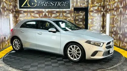 Begagnad Mercedes A200 Executive 163 HK (119 kW) 2021 Silver Halvkombi