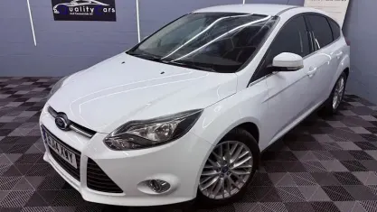 Used Ford Focus Zetec 116 HP (85 kW) 2014 White Hatchback