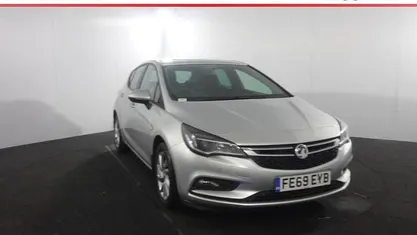 Used Vauxhall Astra Design Edition 110 HP (80 kW) 2019 Silver Hatchback