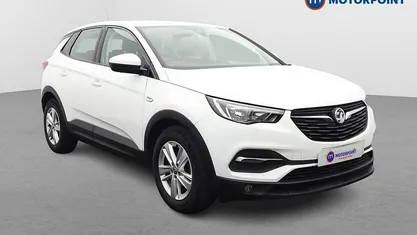 Used Vauxhall Grandland X 131 HP (96 kW) 2018 White SUV