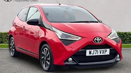 Used Toyota Aygo Trend 72 HP (52 kW) 2021 Chilli red Hatchback