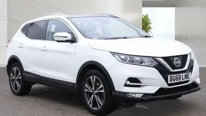 Used Nissan Qashqai N-Connecta 116 HP (85 kW) 2018 White SUV