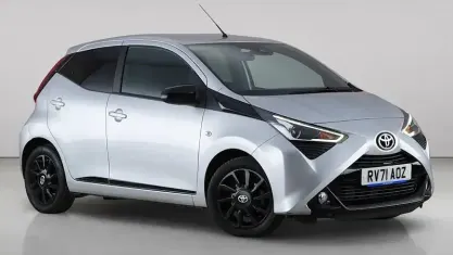Used Toyota Aygo Trend 72 HP (52 kW) 2021 Silver Hatchback