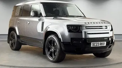 Usado Land Rover Defender SE Dynamic 249 HP (183 kW) 2025 SUV