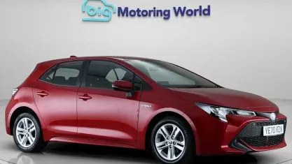 Used Toyota Corolla 122 HP (89 kW) 2020 Red Hatchback