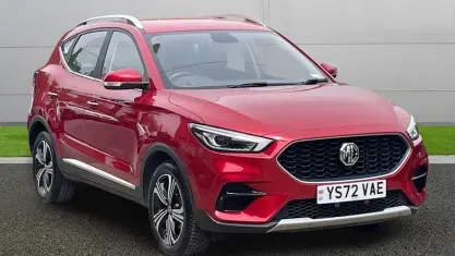 Used MG ZS Excite 106 HP (77 kW) 2023 Red Sedan