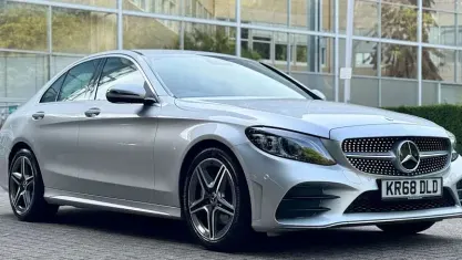 Used Mercedes C200 AMG Line Premium 184 HP (135 kW) 2018 Silver Sedan