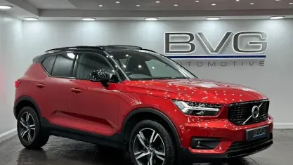 Używany Volvo XC40 R-Design 190 KM (139 kW) 2019 Czerwony SUV