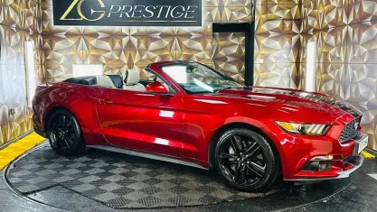 Used Ford Mustang Convertible 317 HP (233 kW) 2017 Red Cabriolet