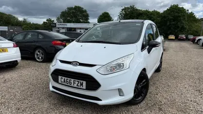 Used Ford B-MAX Zetec 140 HP (102 kW) 2016 White MPV