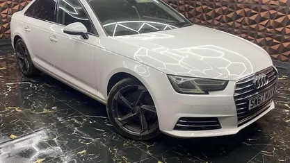 Used Audi A4 Advanced 150 HP (110 kW) 2018 White Sedan