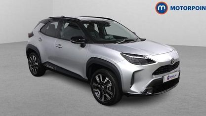 Second-hand Toyota Yaris Hybrid Edition 131 CP (96 kW) 2024 Argintiu Break