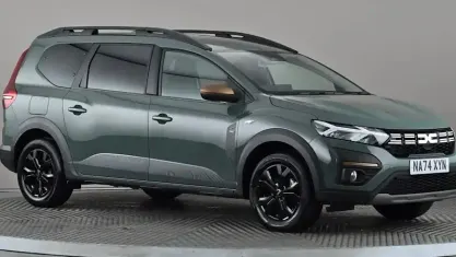 Used Dacia Jogger Extreme 141 HP (103 kW) 2024 Green MPV