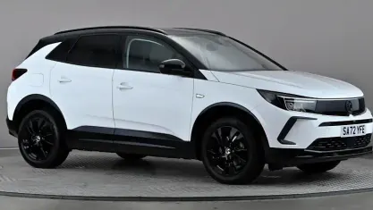 Used Vauxhall Grandland X GS Line 131 HP (96 kW) 2022 White SUV