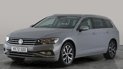 Used 2023 VW Passat SEL Estate | £19,122 (Fair price)