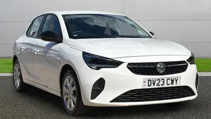 Used Vauxhall Corsa Design Edition 101 HP (74 kW) 2023 White Hatchback