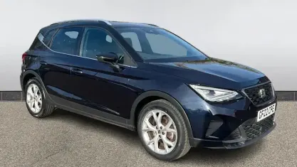 Usado Seat Arona FR 110 CV (80 kW) 2022 Azul SUV
