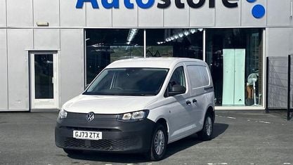 Usado VW Caddy 102 HP (75 kW) 2023 Branco Monovolume